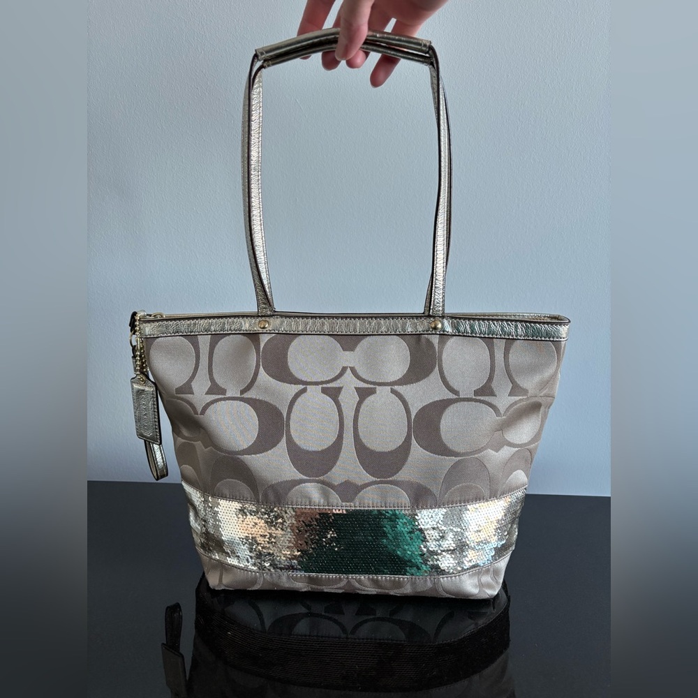NWOT Vintage Coach Jacquard Signature Tote Bag With Gold Sequins